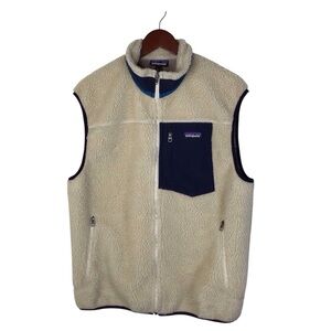 Patagonia Classic Retro-X Fleece Vest in Natural Size Large.